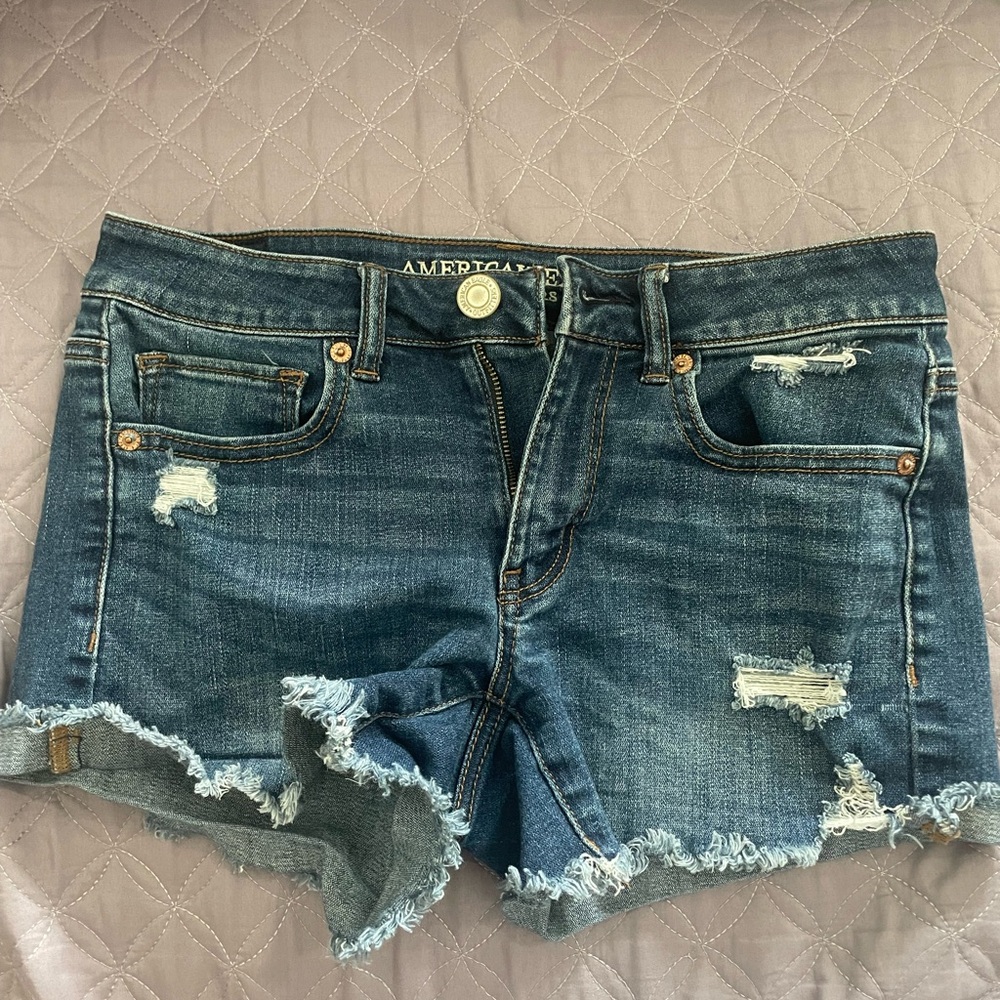 Cute jeans shorts for the fall